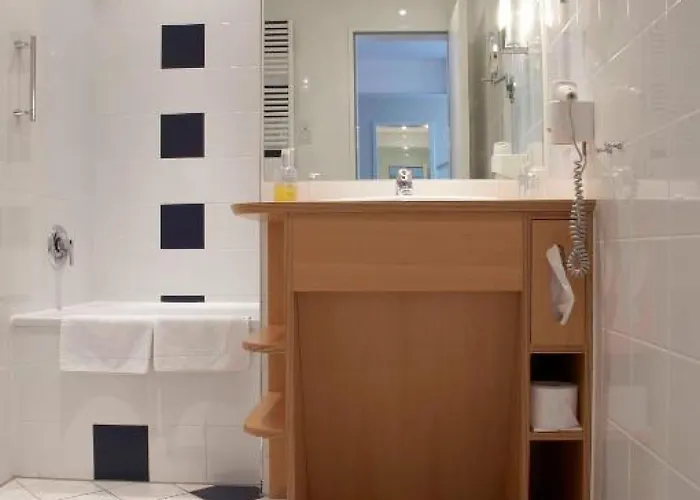Hotel Baseler Hof 4*