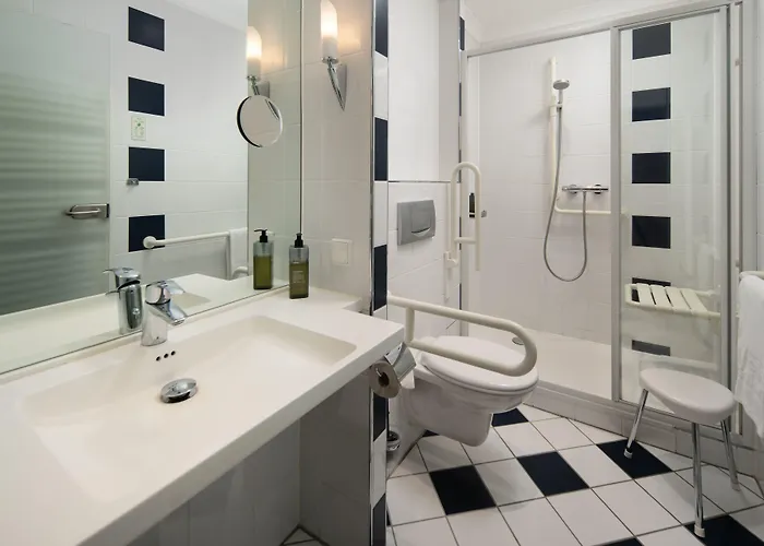 Baseler Hof Hotel 4*